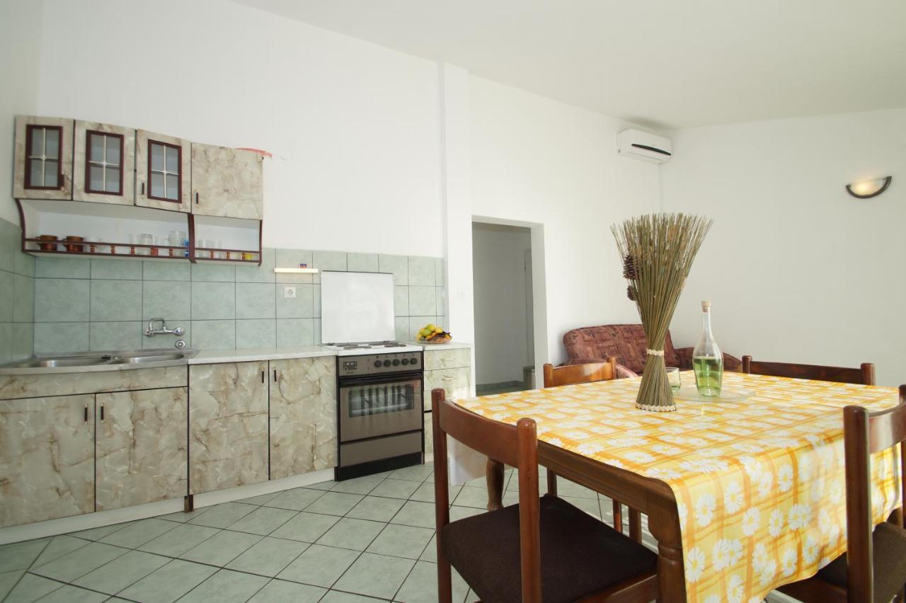 Apartments By The Sea Zavalatica, Korcula - 247 Exterior foto